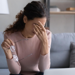 Как восстановить зрение без операции: методы, которые работают